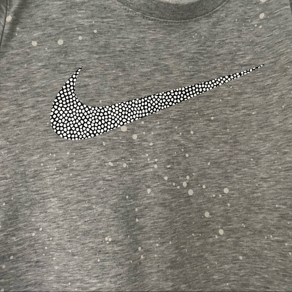 NIKE Kids Boys‎ Swoosh AOP All Over Print Speckled Grey Tee AO8172-063 Medium - Picture 3 of 8